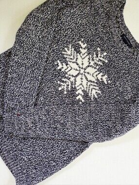Tommy Hilfiger snowflake sweater  100% cotton crew neck navy and white small